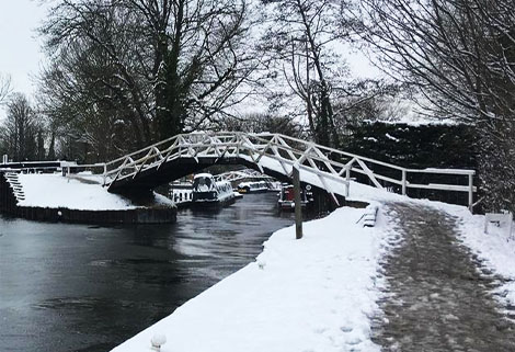 Basingstoke Canal under snow