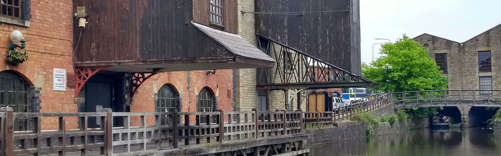 lights, canal, action! Magazine