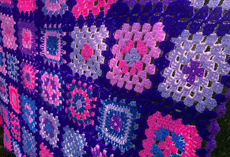 chilligibbon crochet rug