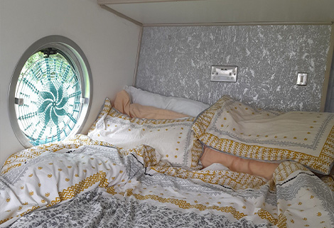 bed in narrowboat