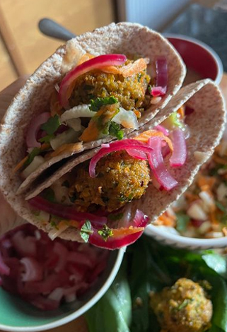 carrot falafel with red onion salad