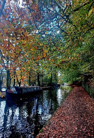 Uppermill, Huddersfield Narrow Canal