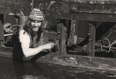 Chris Leah working on Lilith wooden narrowboat